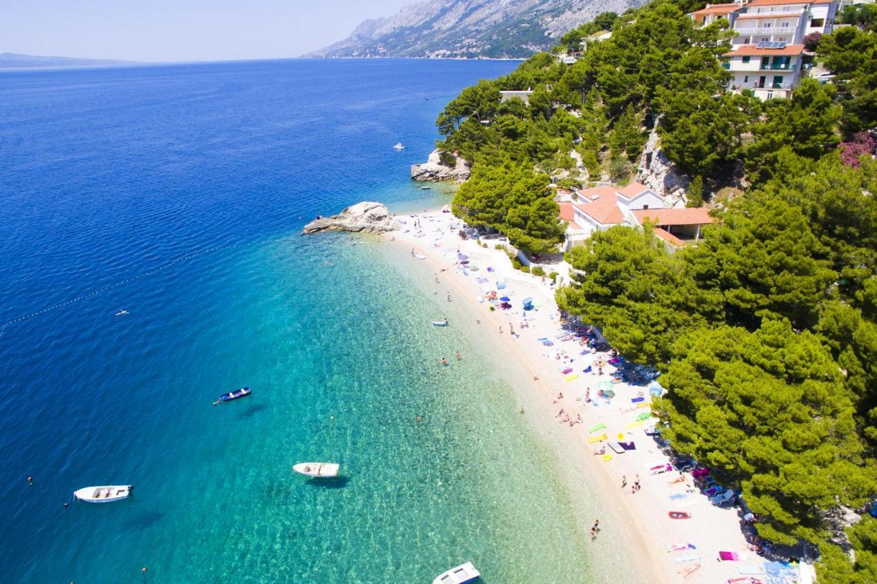 Rooms With A Parking Space Brela, Makarska - 17281 المظهر الخارجي الصورة