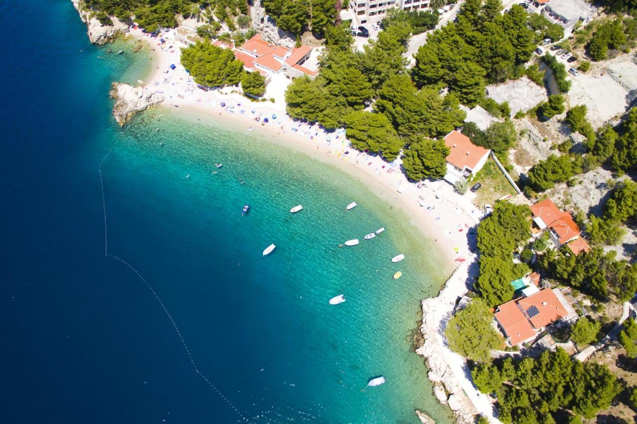 Rooms With A Parking Space Brela, Makarska - 17281 المظهر الخارجي الصورة