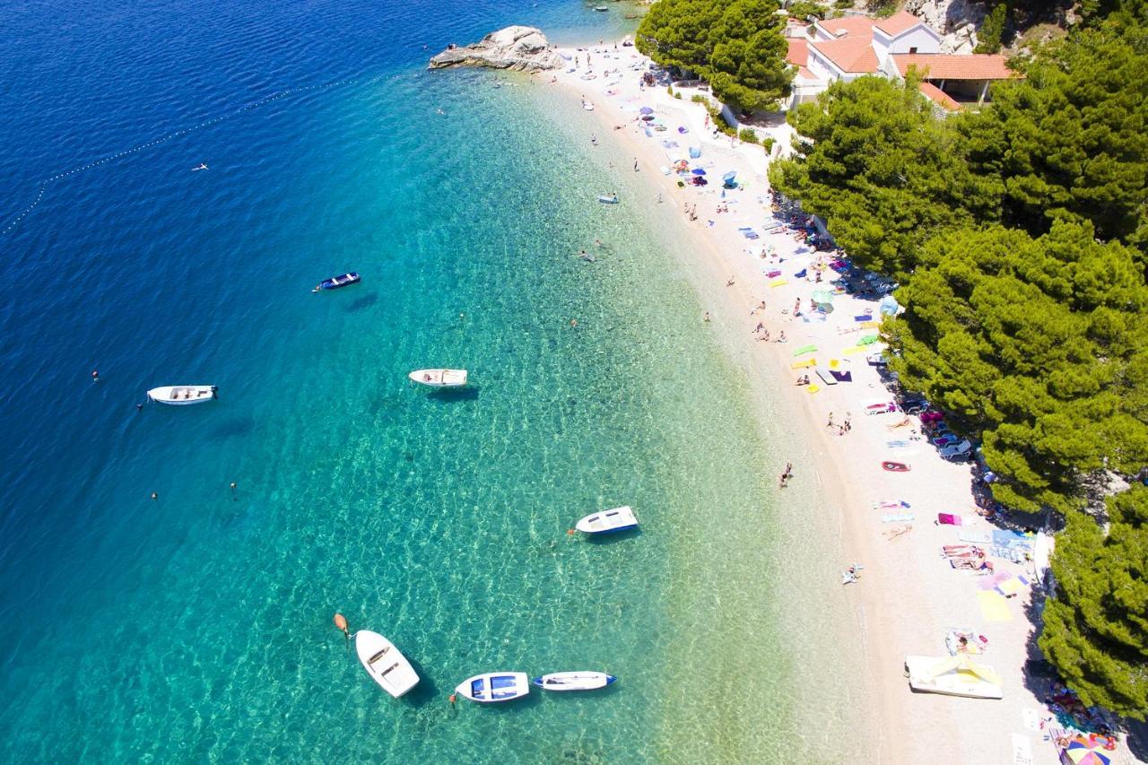 Rooms With A Parking Space Brela, Makarska - 17281 المظهر الخارجي الصورة