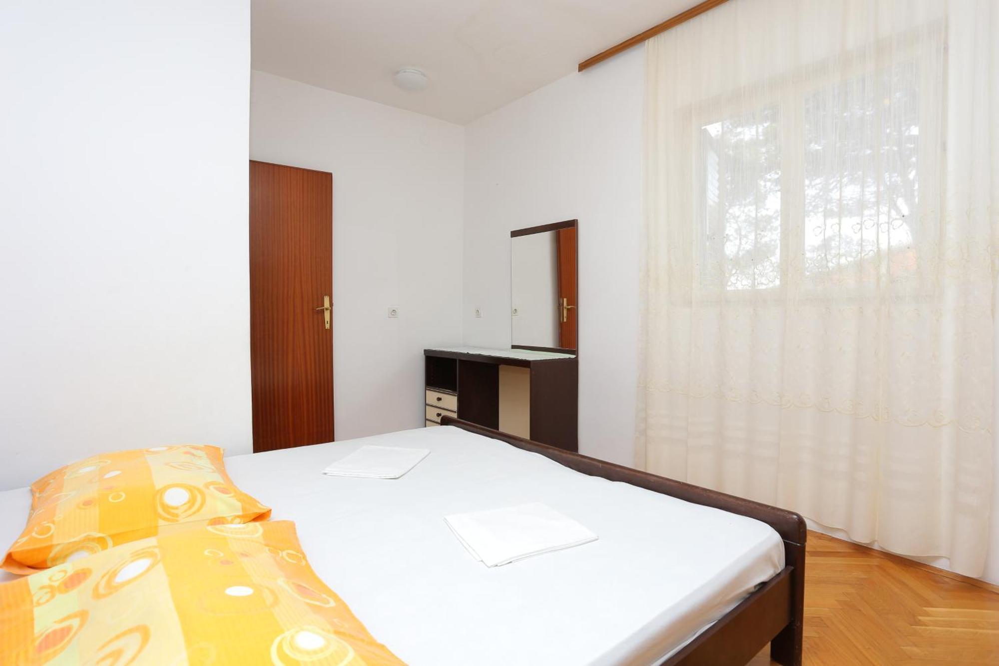 Rooms With A Parking Space Brela, Makarska - 17281 الغرفة الصورة