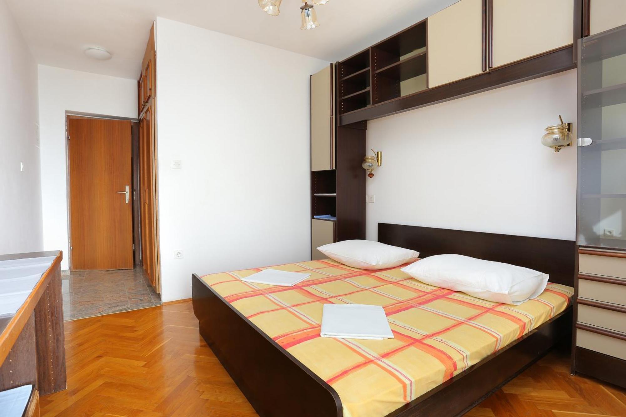 Rooms With A Parking Space Brela, Makarska - 17281 الغرفة الصورة
